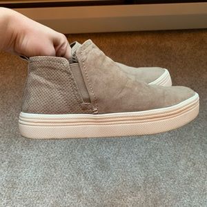 5/$25 Universal Thread High Top Slip Ons🌟